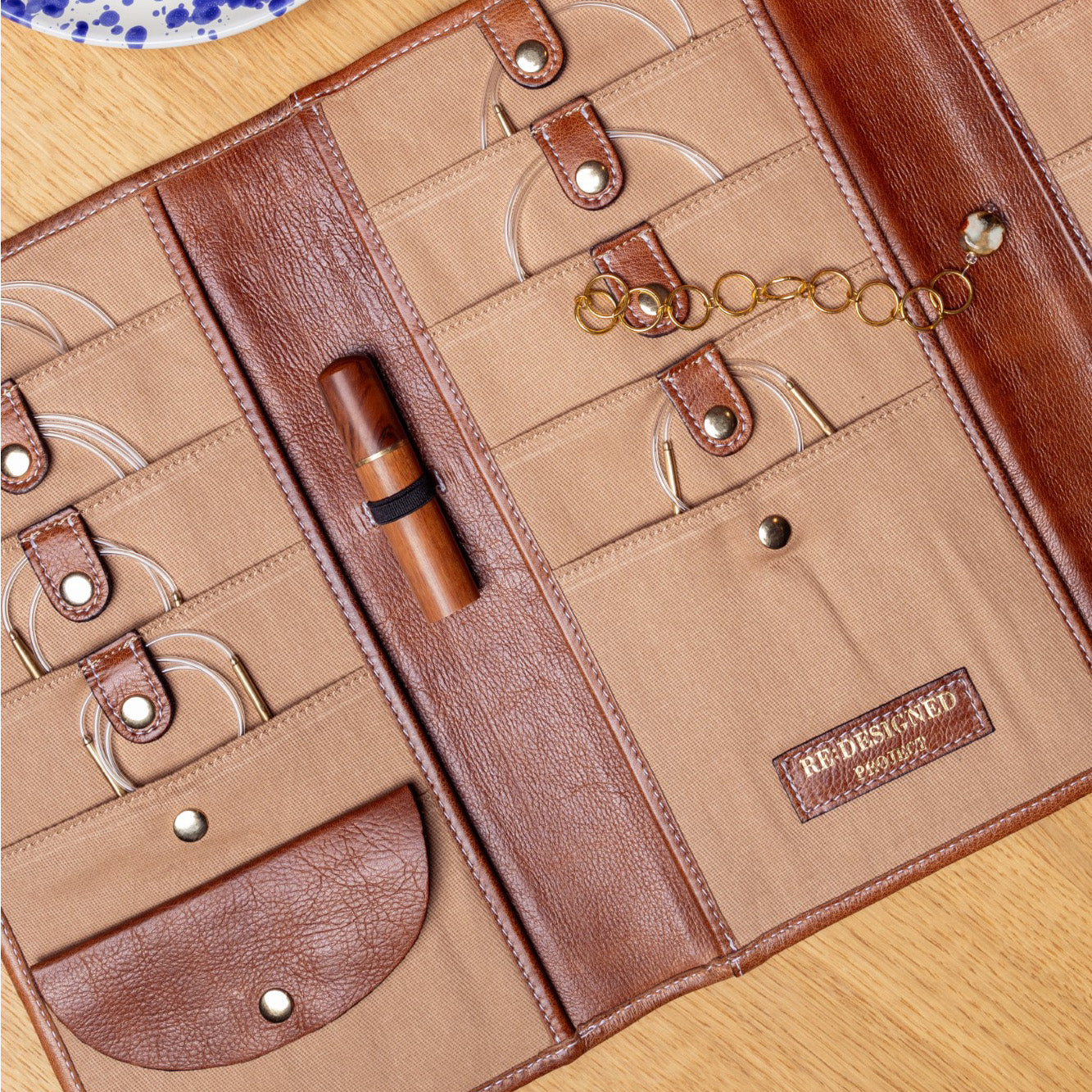 PROJECT 82, etui til faste rundpinde i walnut