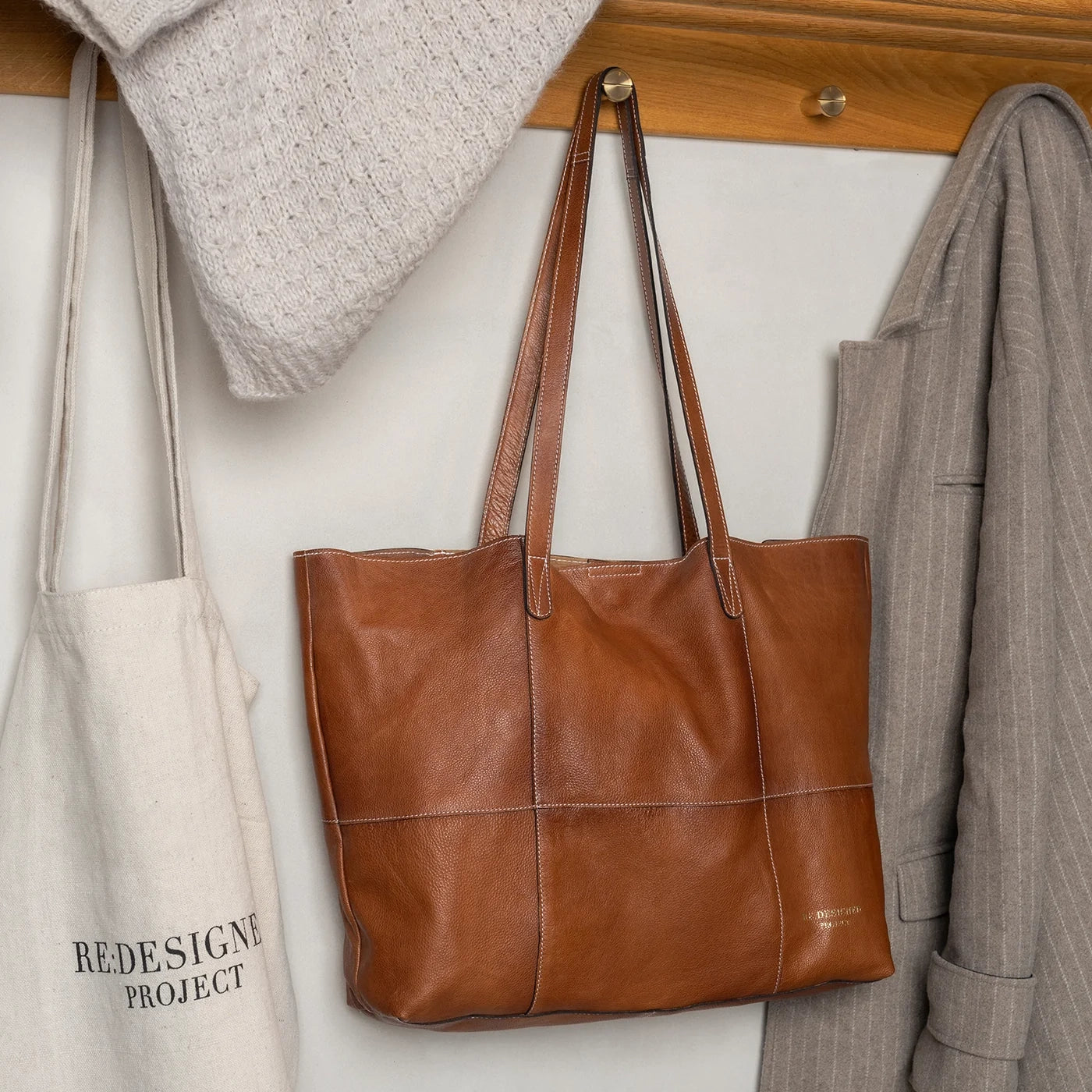 PROJECT 19, stor shopper i walnut