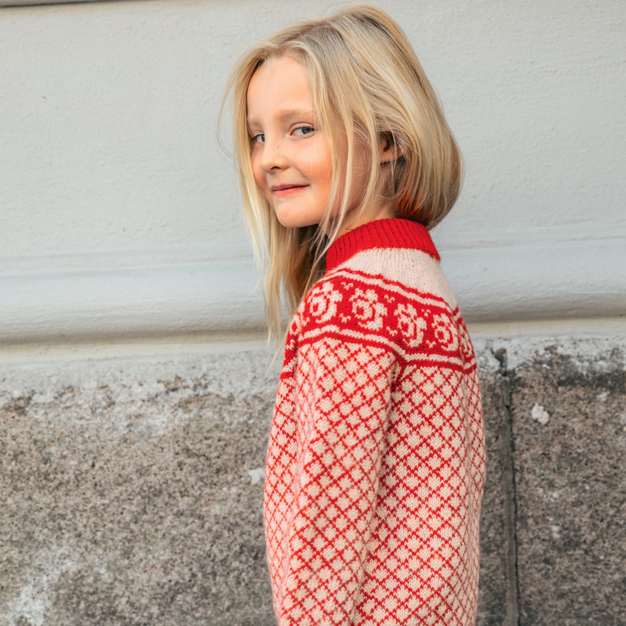 Opskrift på Blome Genser Junior, 2 farver