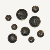 Knap, meleret gråbrun - GOTS [15, 18, 23 og 28 mm]